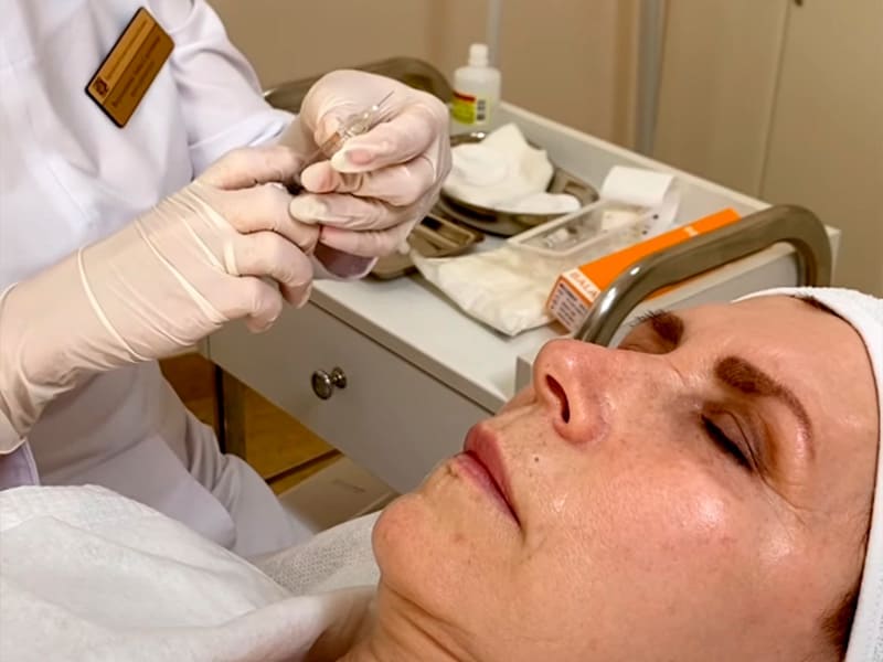 Процедура контурной пластики уколы гиалуроновой кислоты фото Array