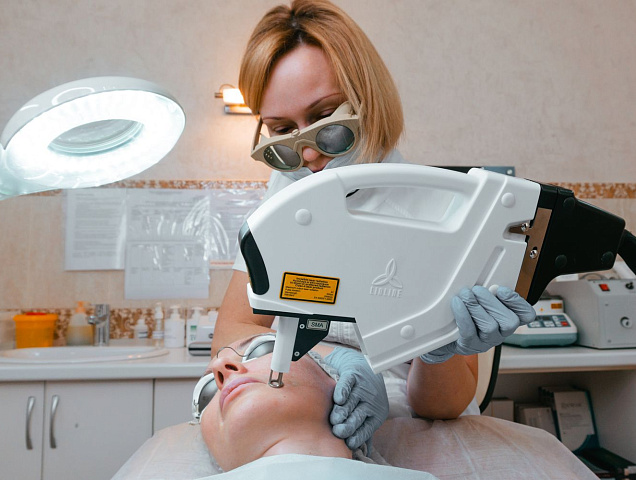 Процедура лазерной наноперфорации кожи омоложение кожи, стрии фото