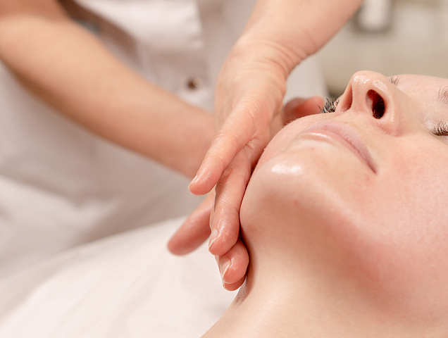 Процедура структурного массажа лица